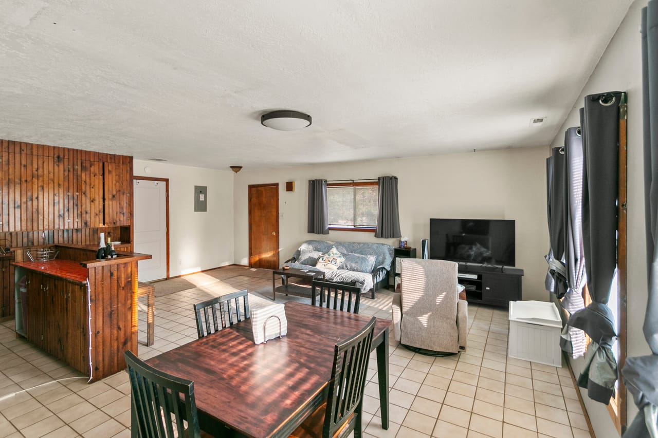 62370 Byram Rd - Captivating Home with Irrigated Pasture