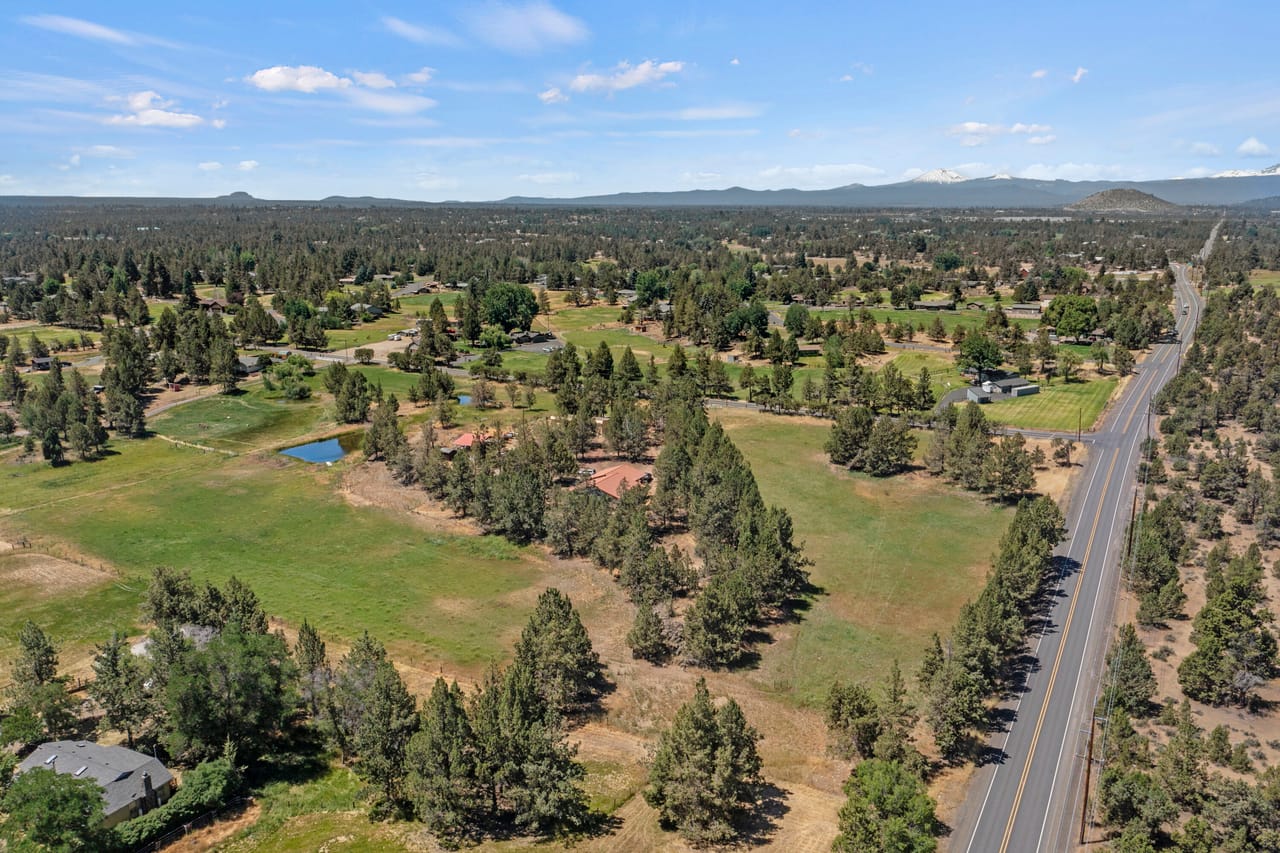 62370 Byram Rd - Captivating Home with Irrigated Pasture