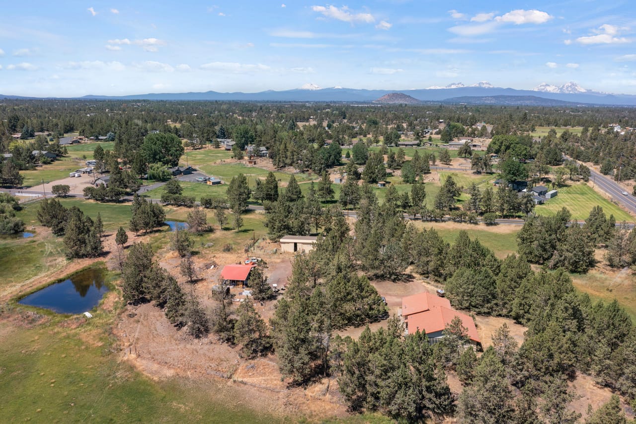 62370 Byram Rd - Captivating Home with Irrigated Pasture