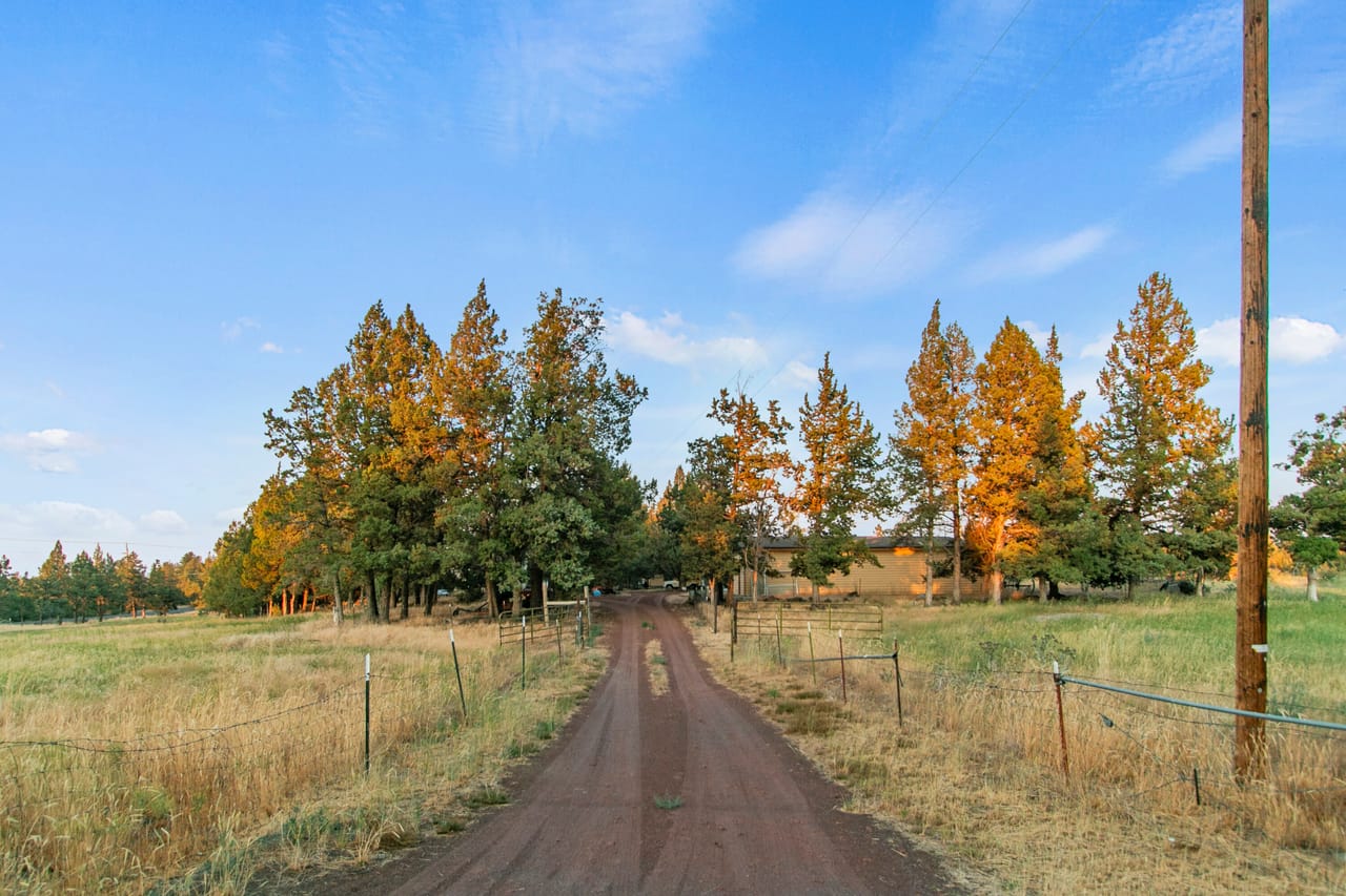 62370 Byram Rd - Captivating Home with Irrigated Pasture