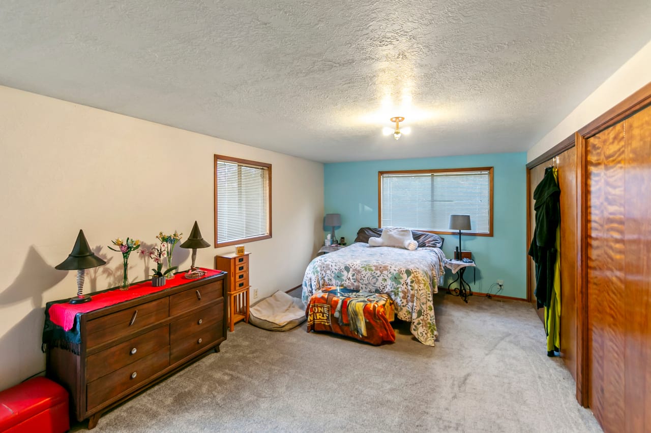 62370 Byram Rd - Captivating Home with Irrigated Pasture