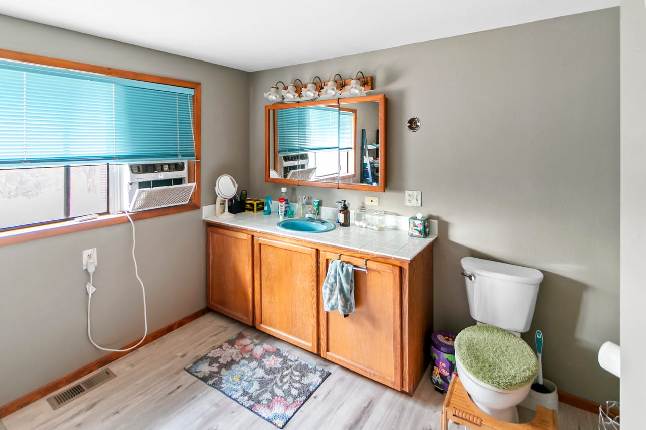62370 Byram Rd - Captivating Home with Irrigated Pasture