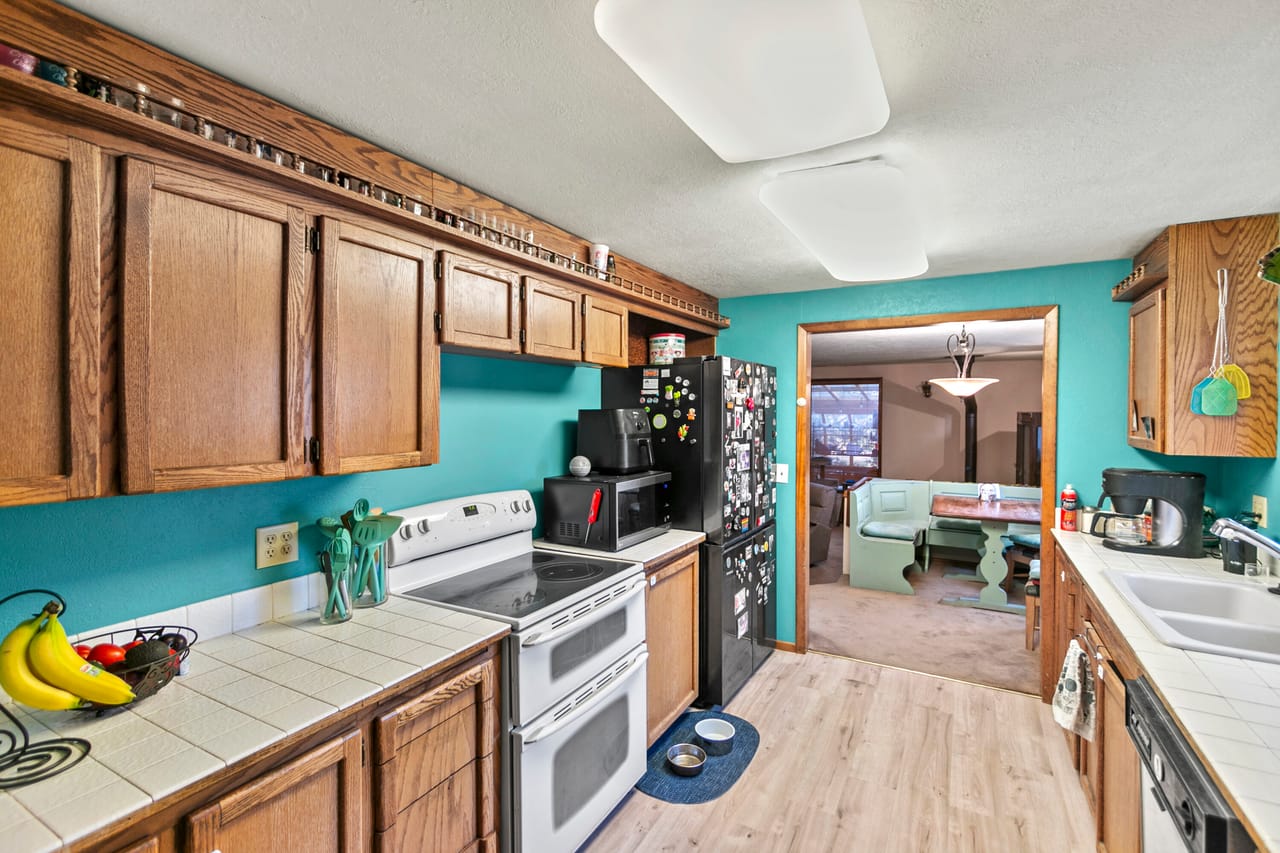 62370 Byram Rd - Captivating Home with Irrigated Pasture