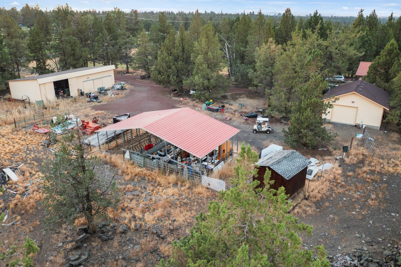 62370 Byram Rd - Captivating Home with Irrigated Pasture