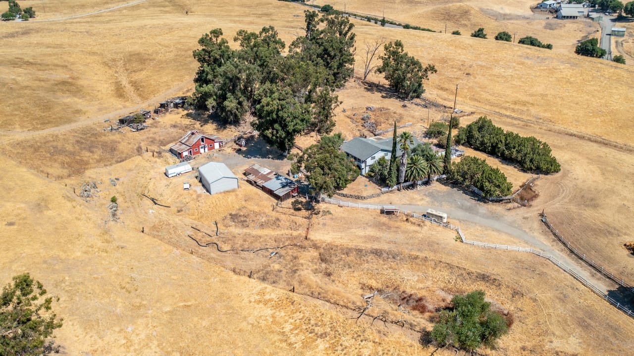 Listing Image 8