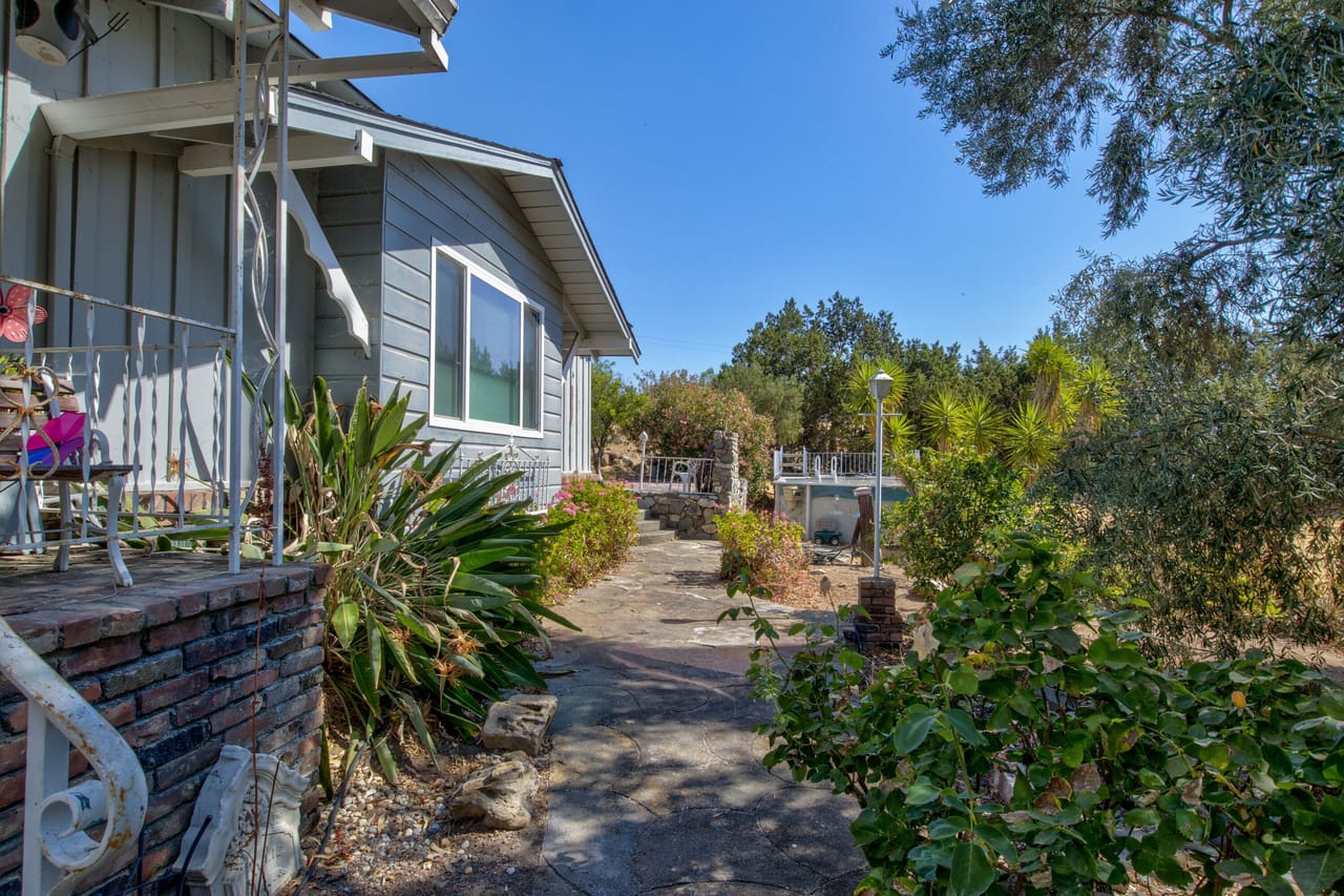 Listing Image 10