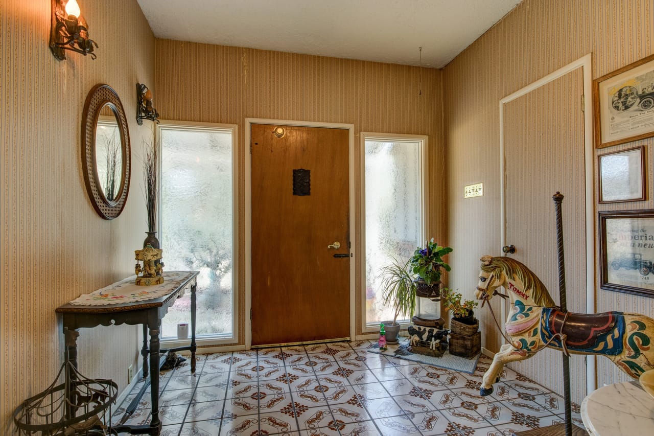 Listing Image 19