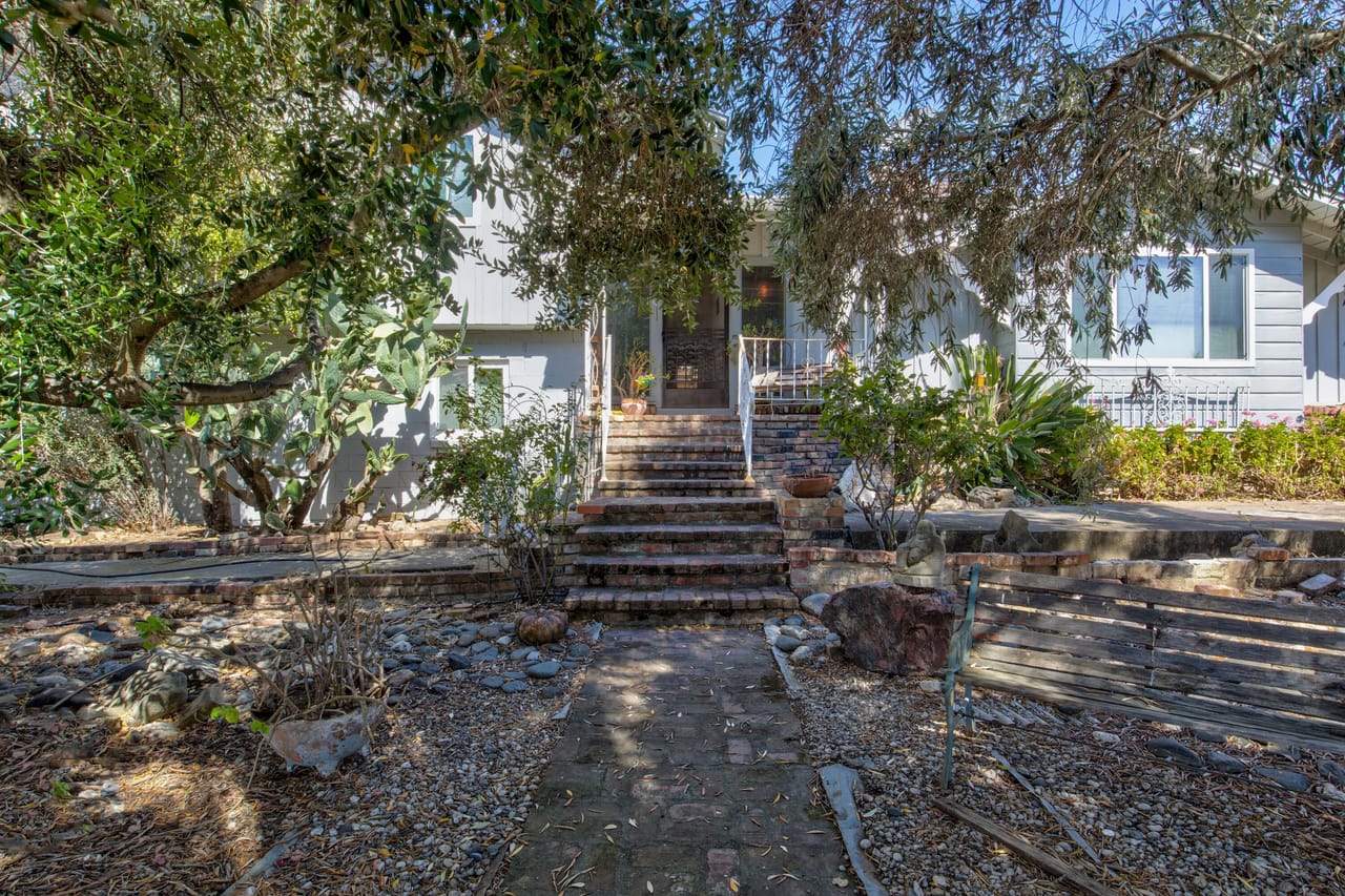 Listing Image 64