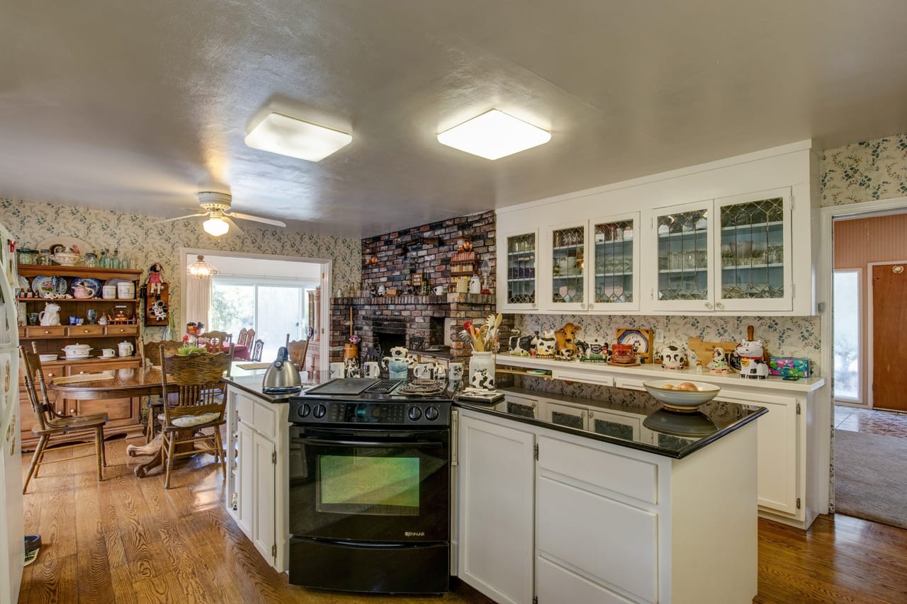Listing Image 5