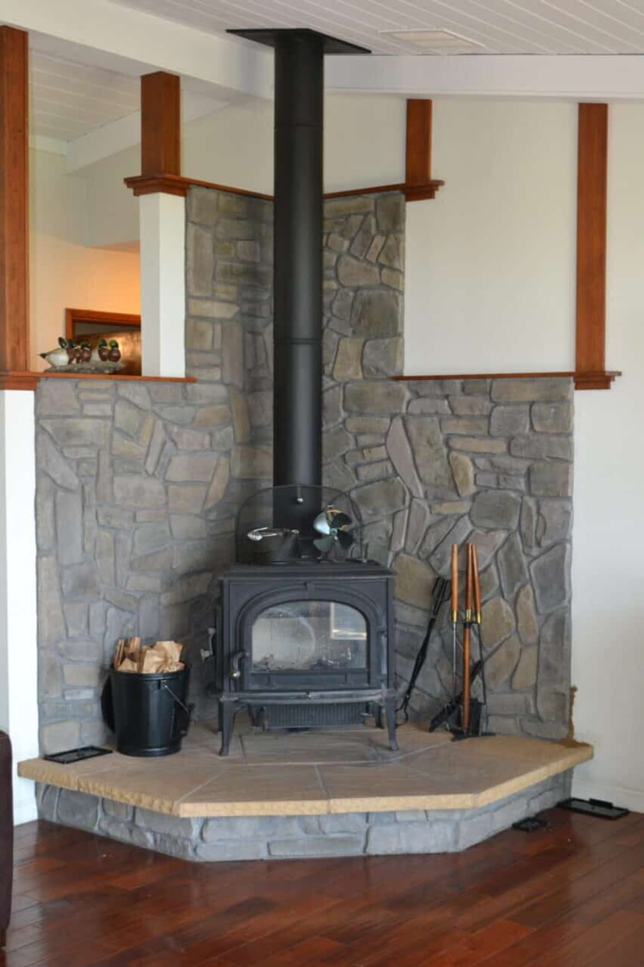 Listing Image 9