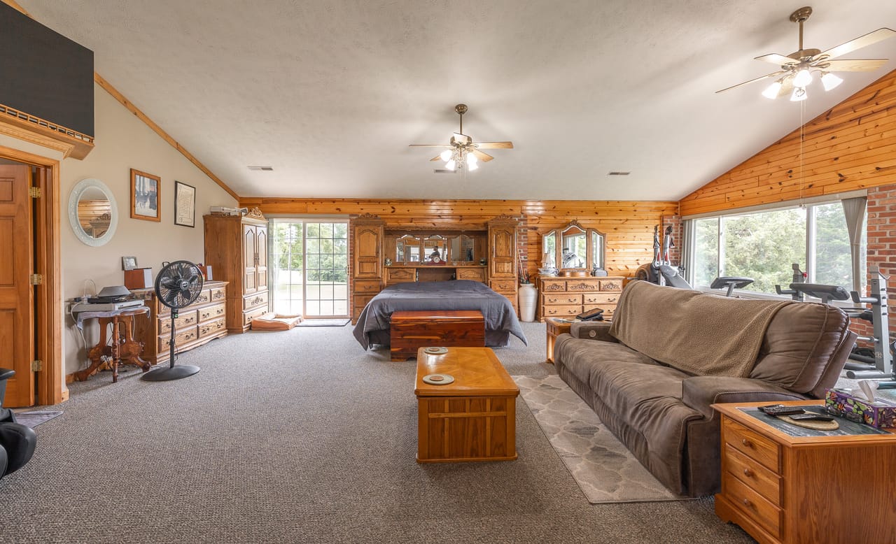 Listing Image 9