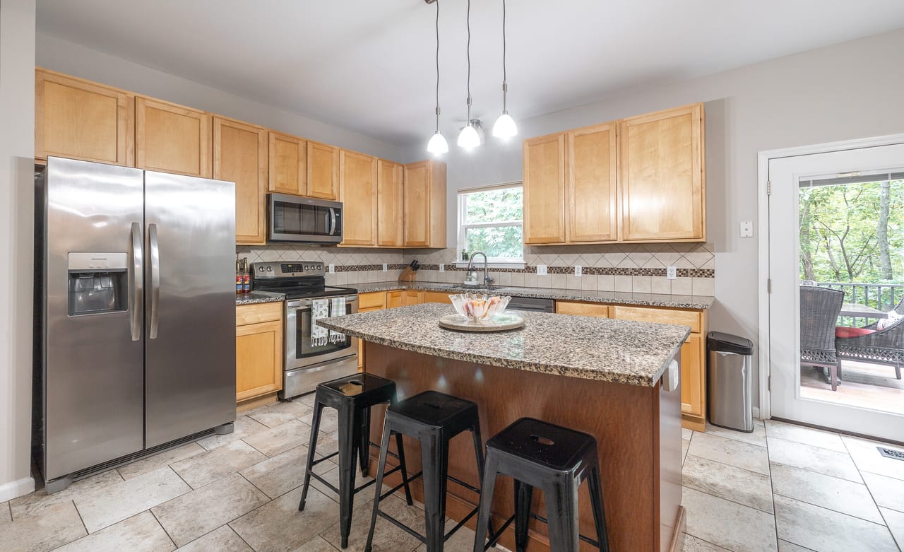 Listing Image 12