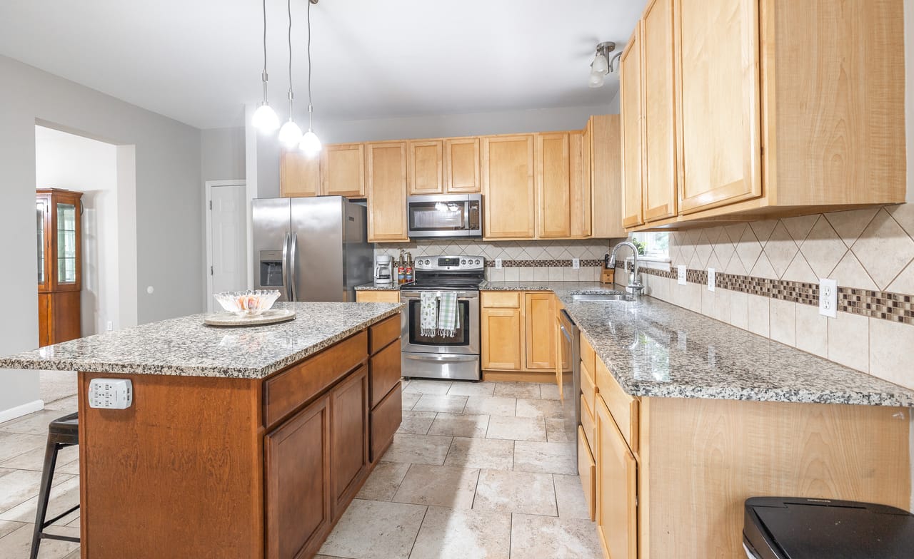 Listing Image 14