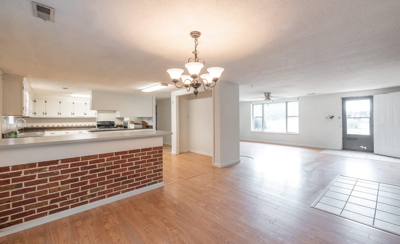 Listing Image 56