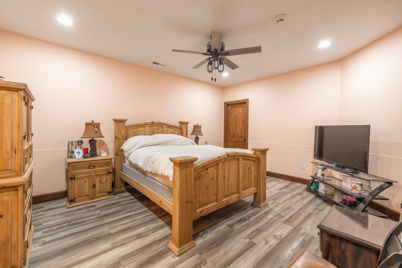 Listing Image 55