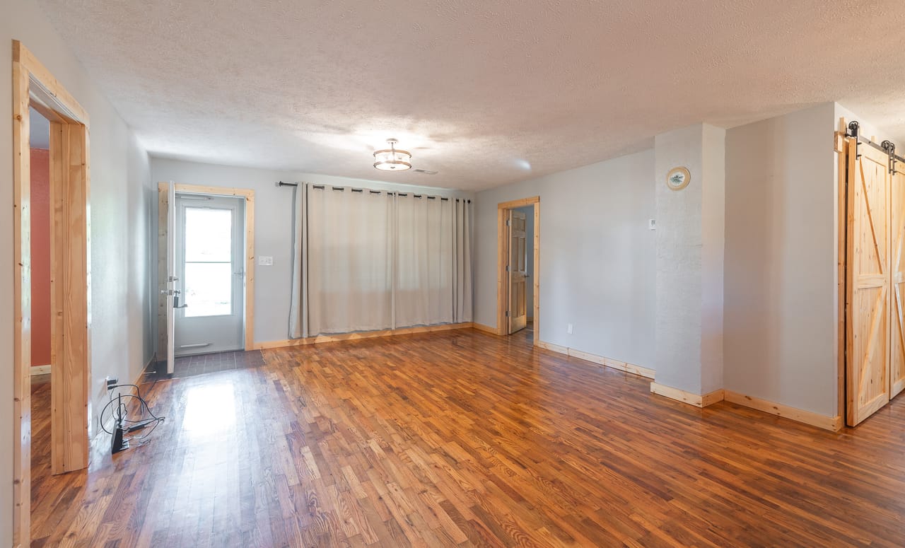 Listing Image 64