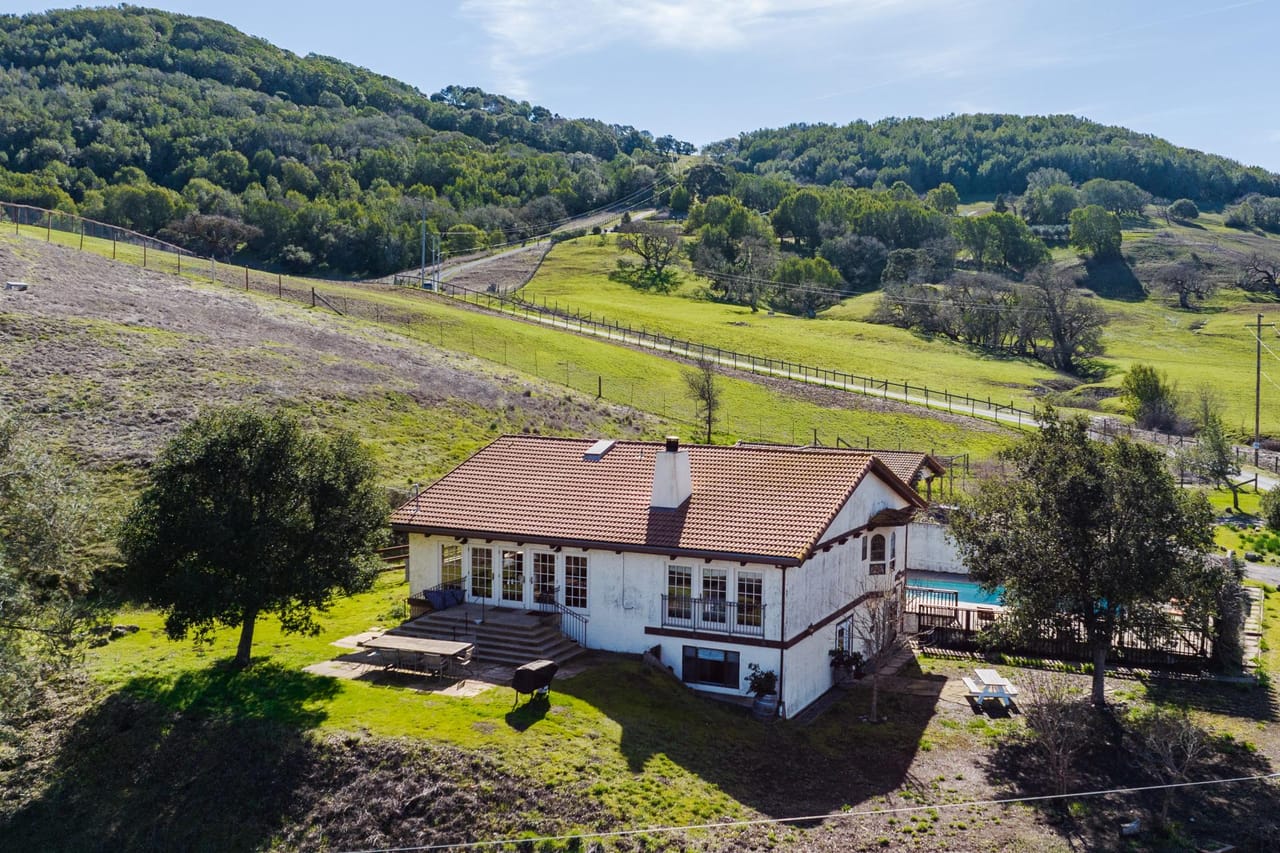 Listing Image 10