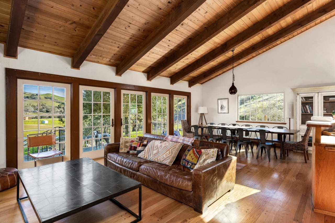 Listing Image 12