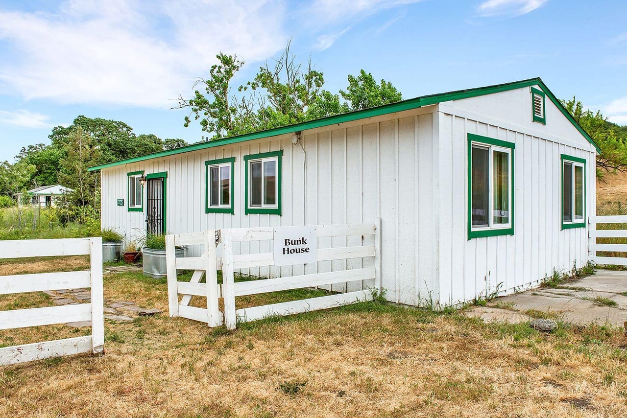 Listing Image 79