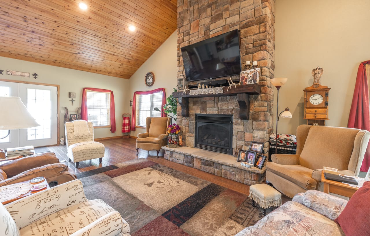 Listing Image 15
