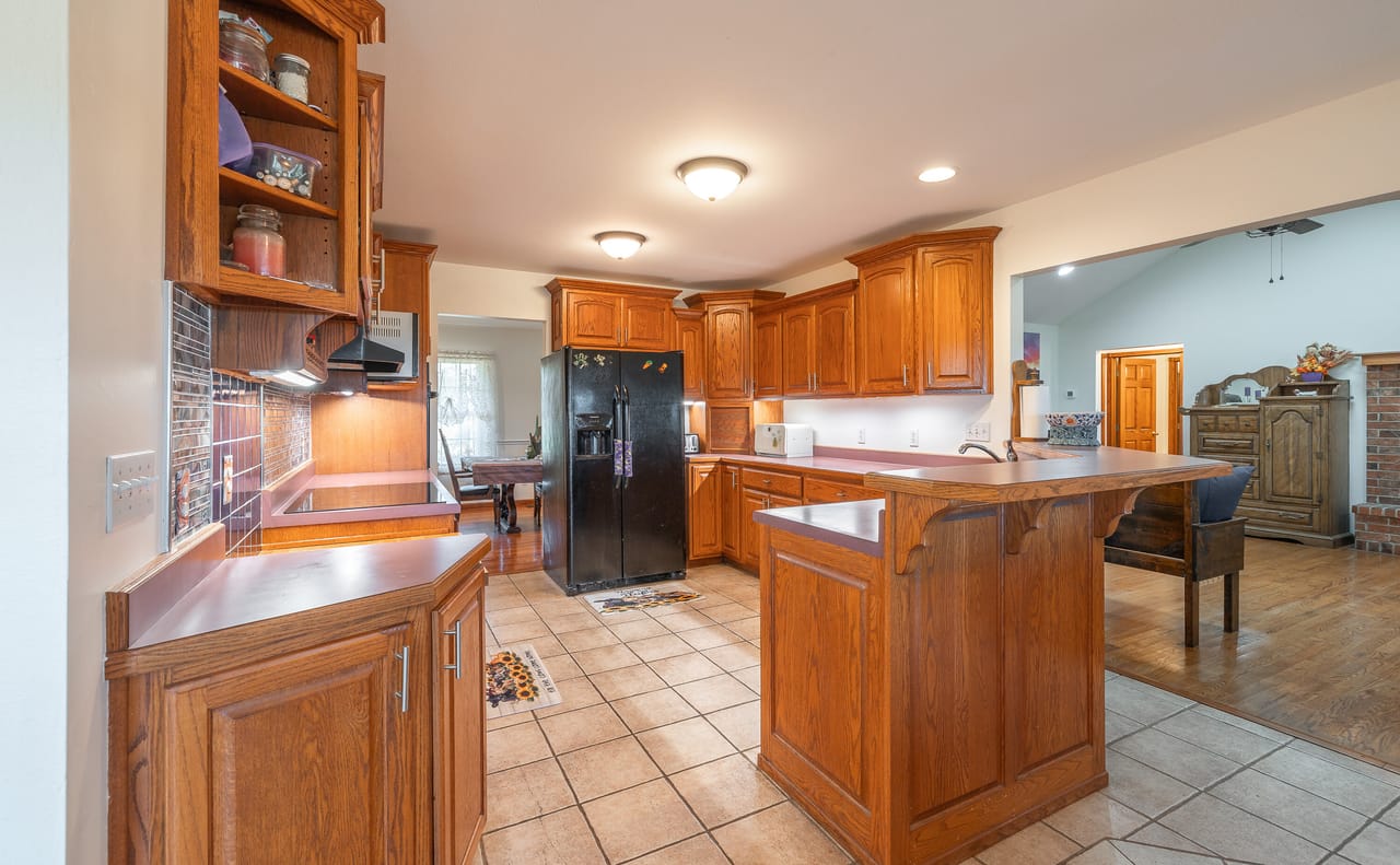 Listing Image 9