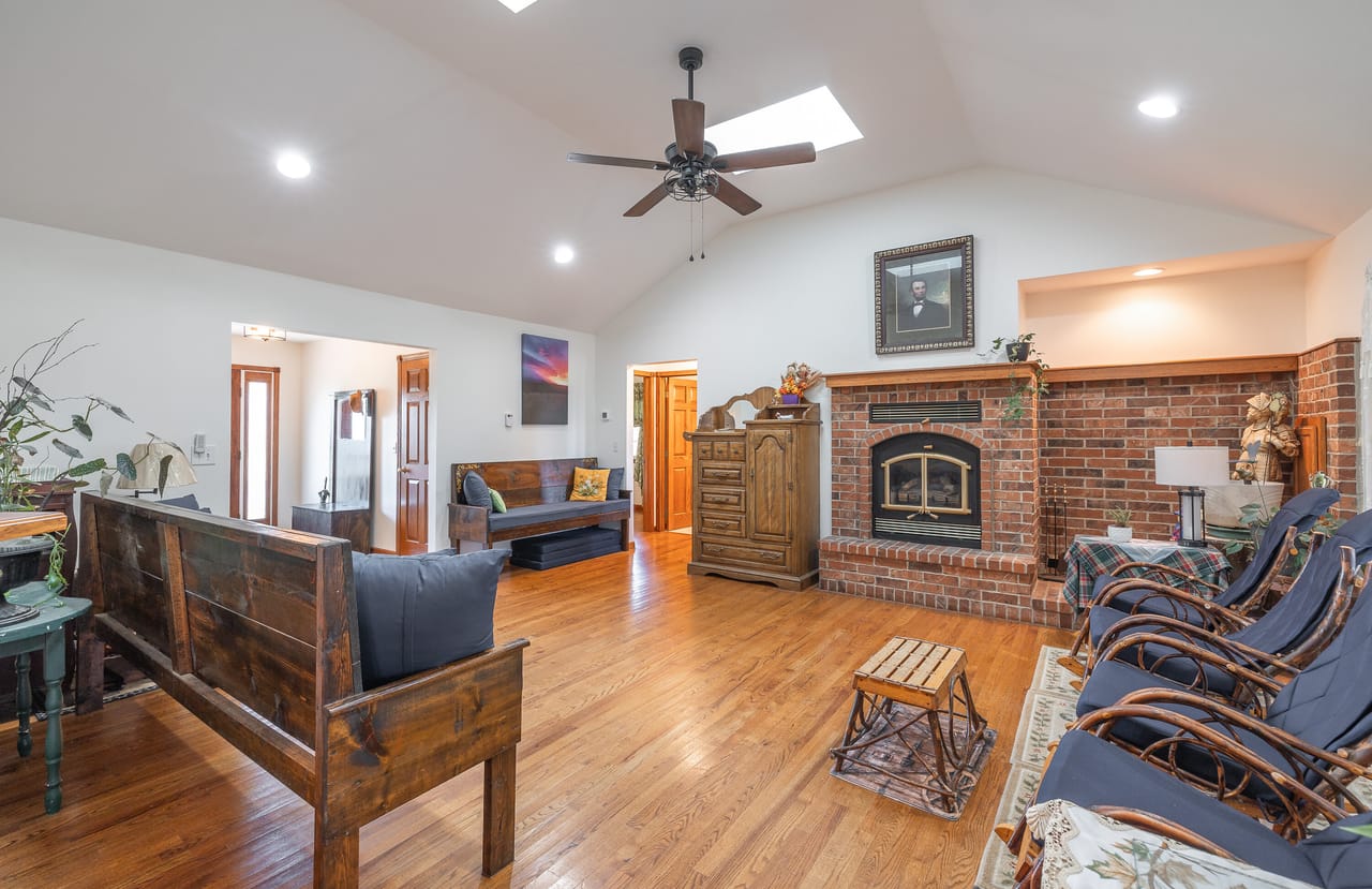 Listing Image 51