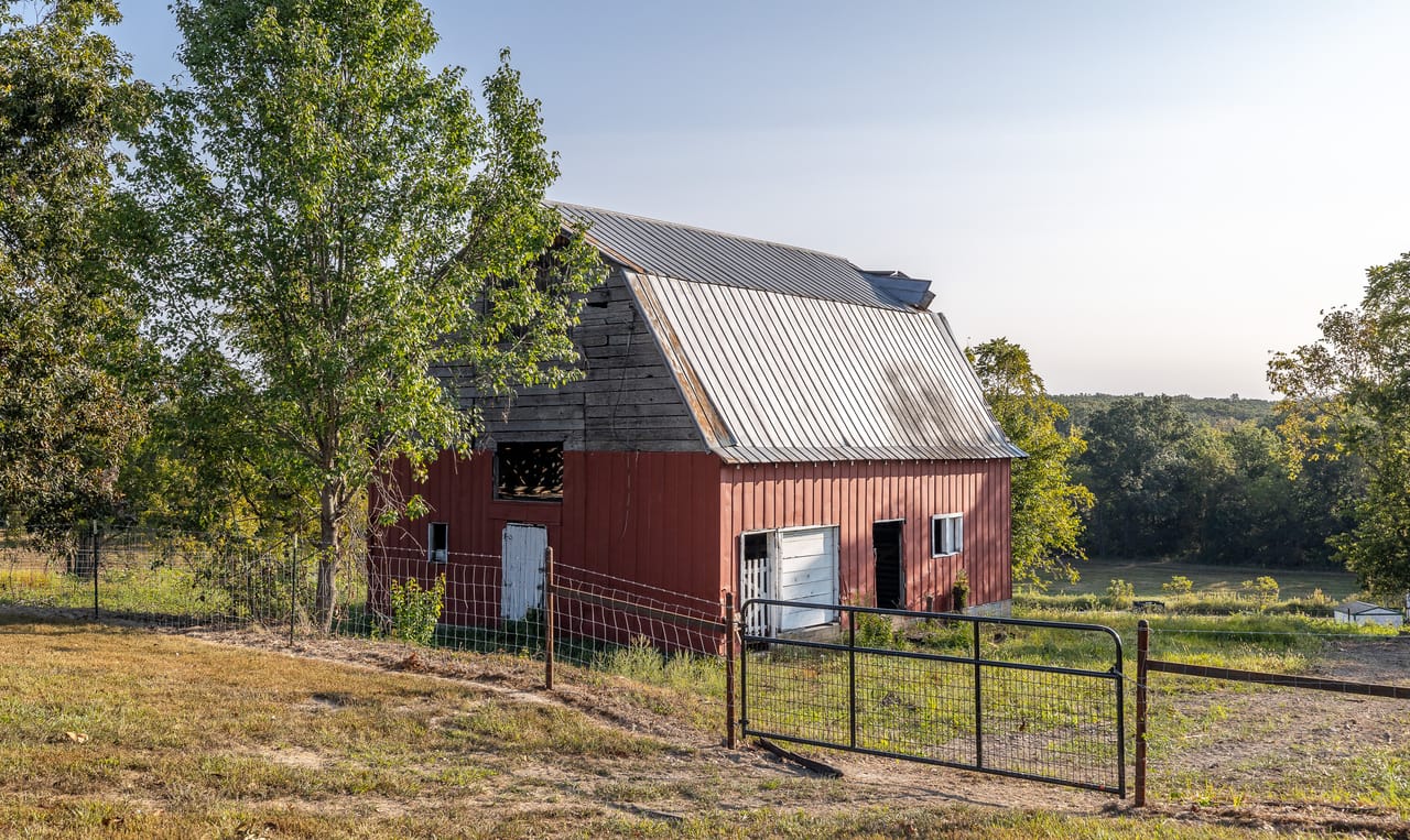 Listing Image 4