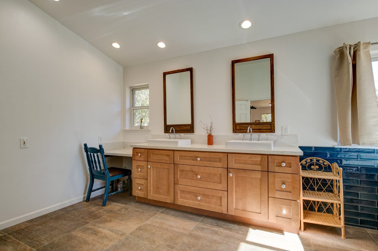 Listing Image 52