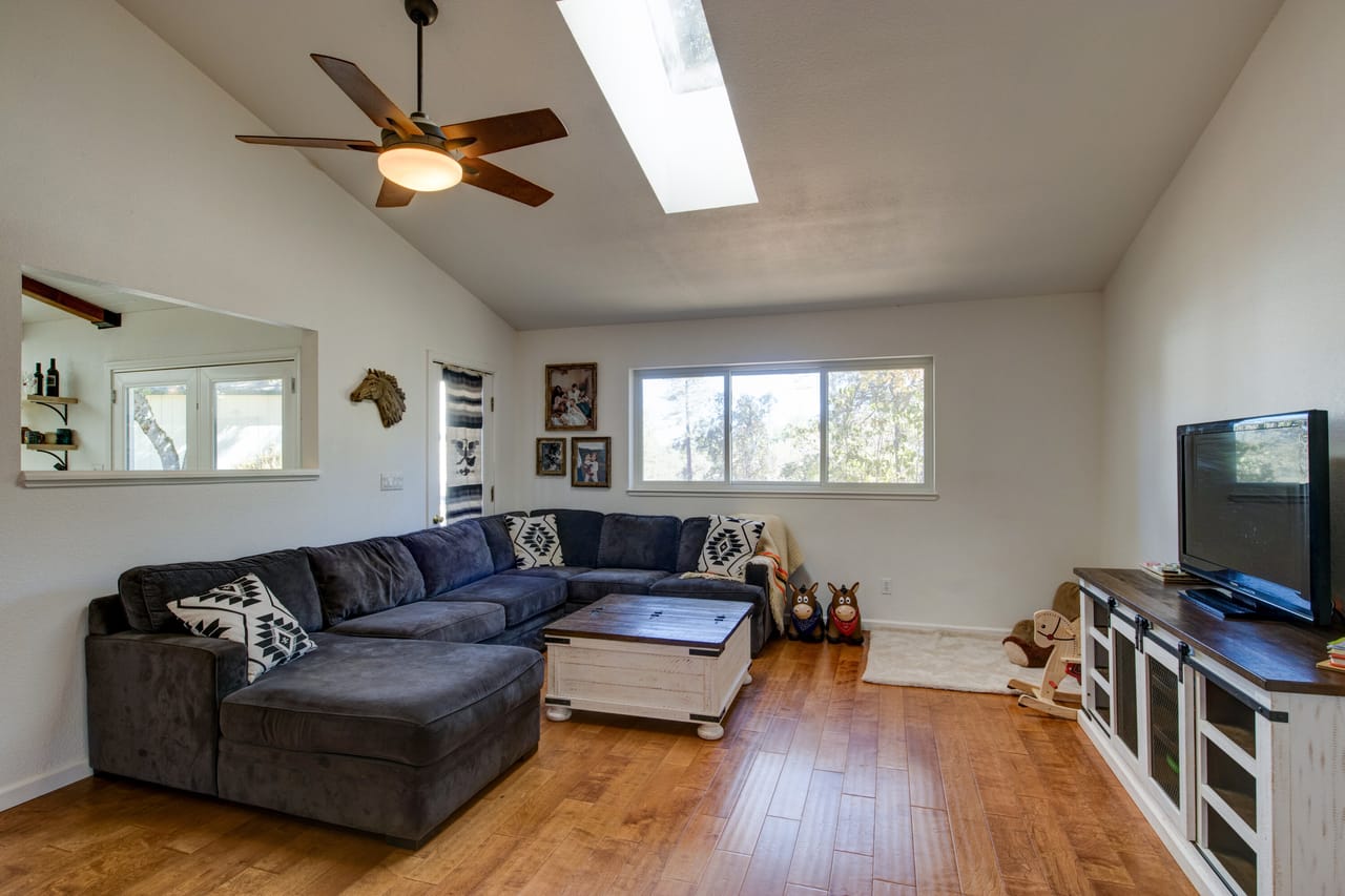 Listing Image 18