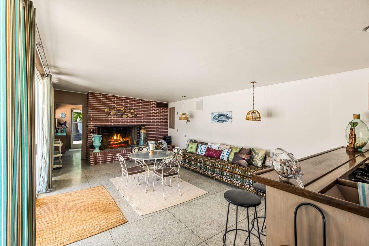 Listing Image 10