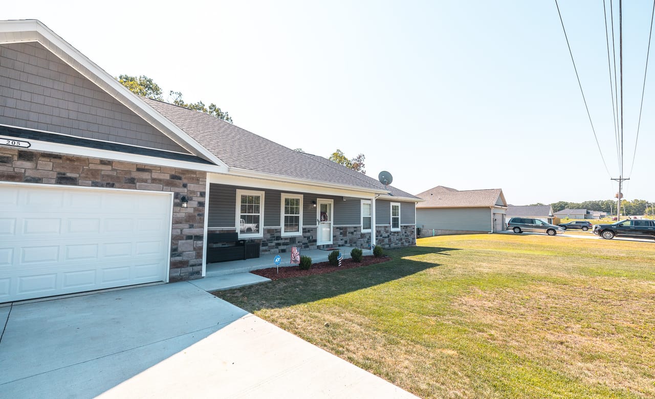 Listing Image 18
