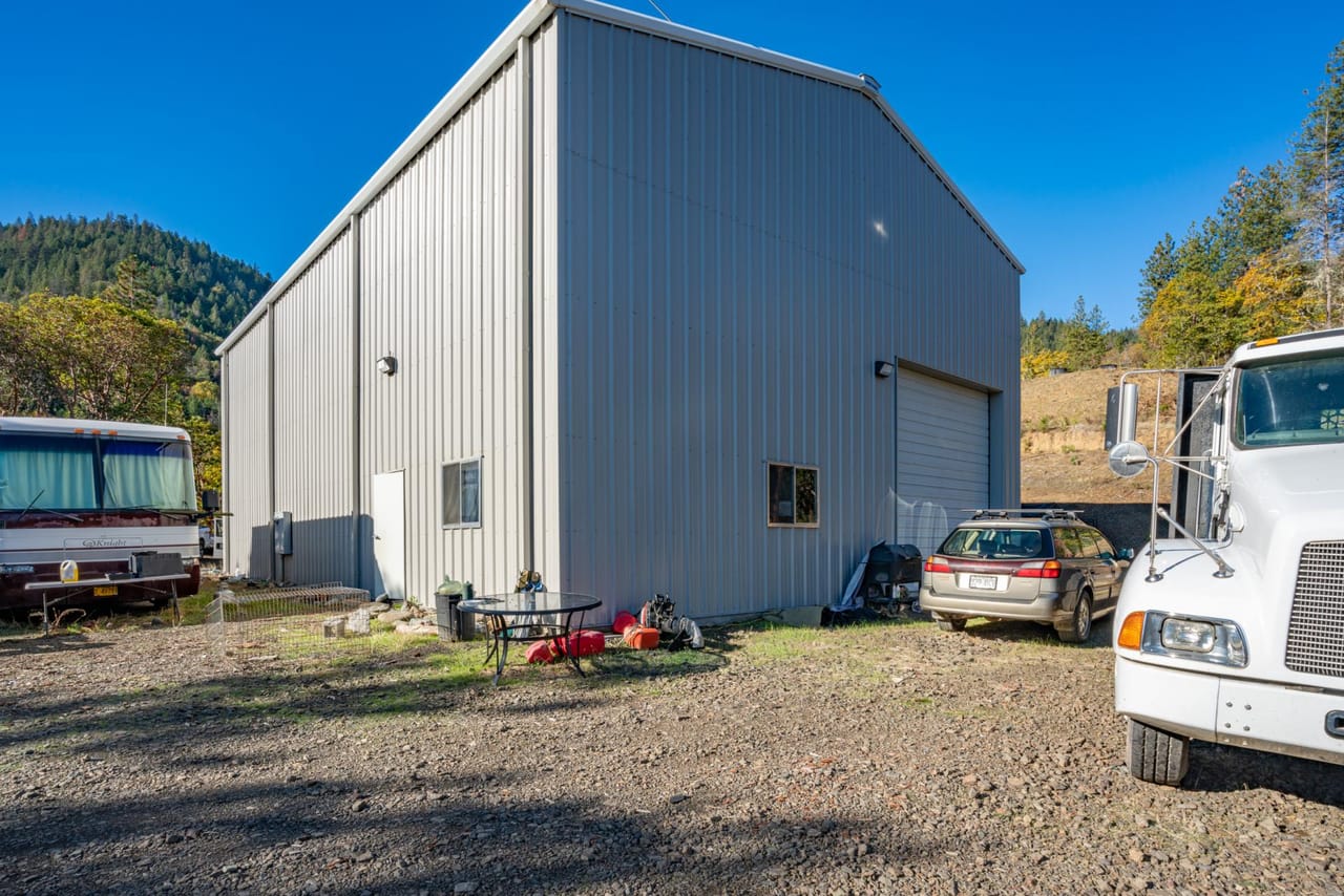 Listing Image 17
