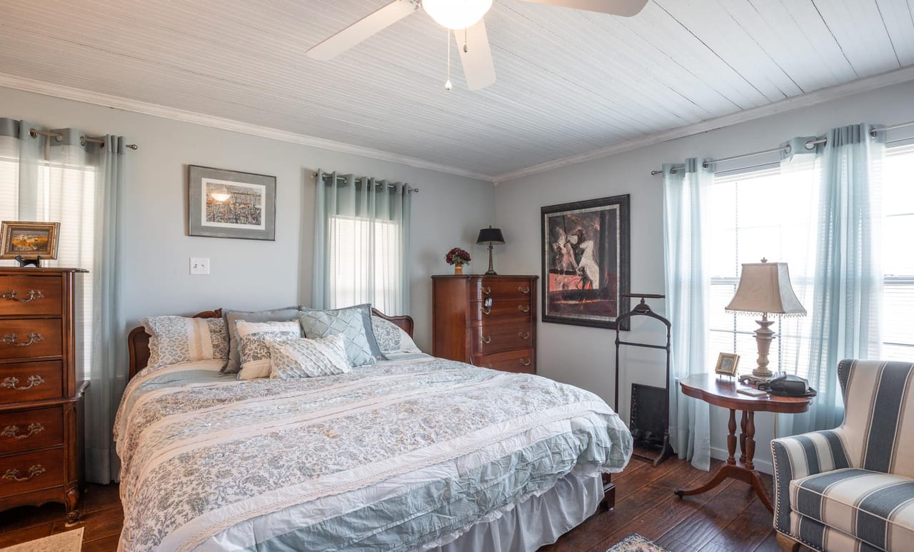 Listing Image 82