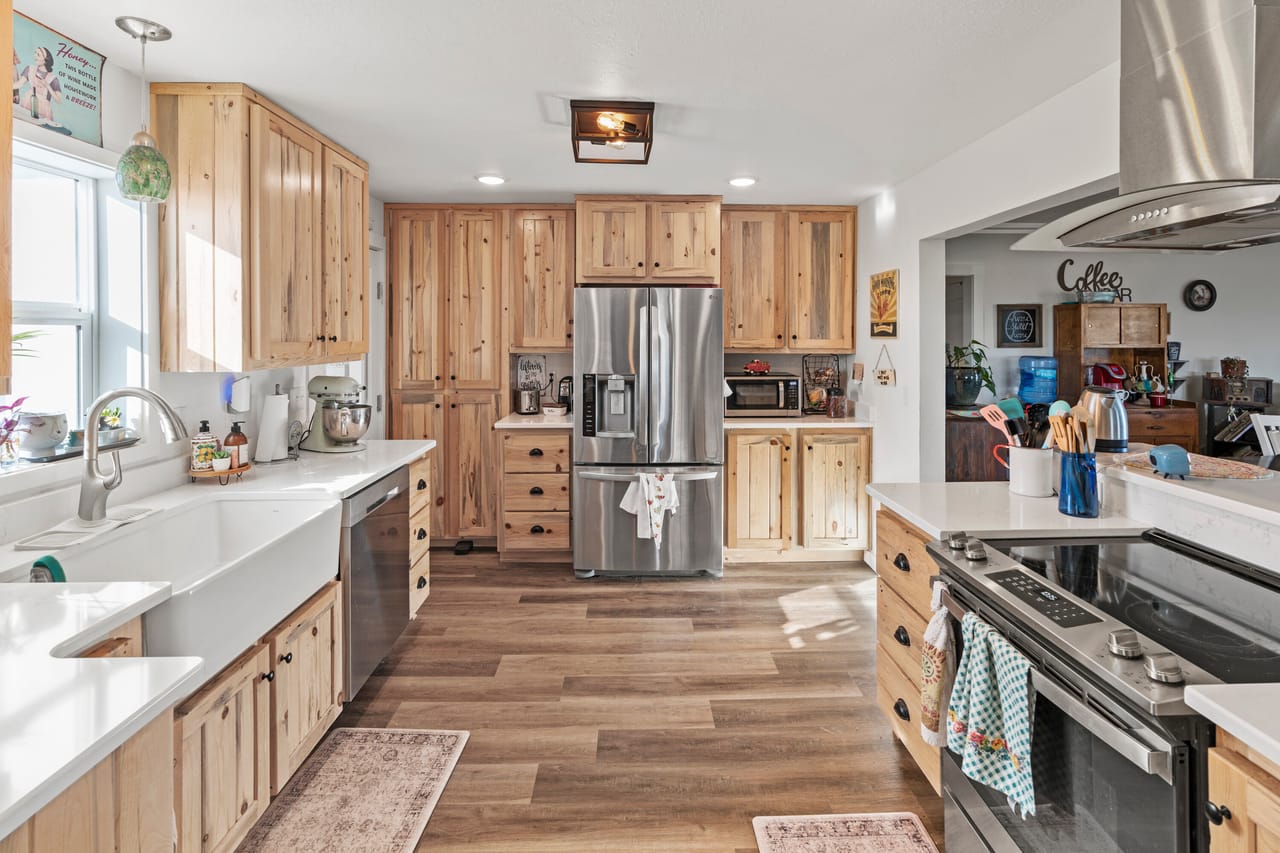 Listing Image 11