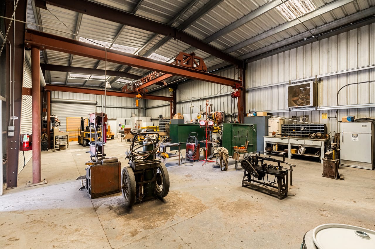 Listing Image 12