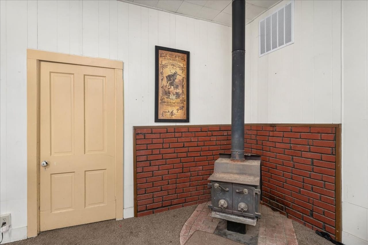 Listing Image 50