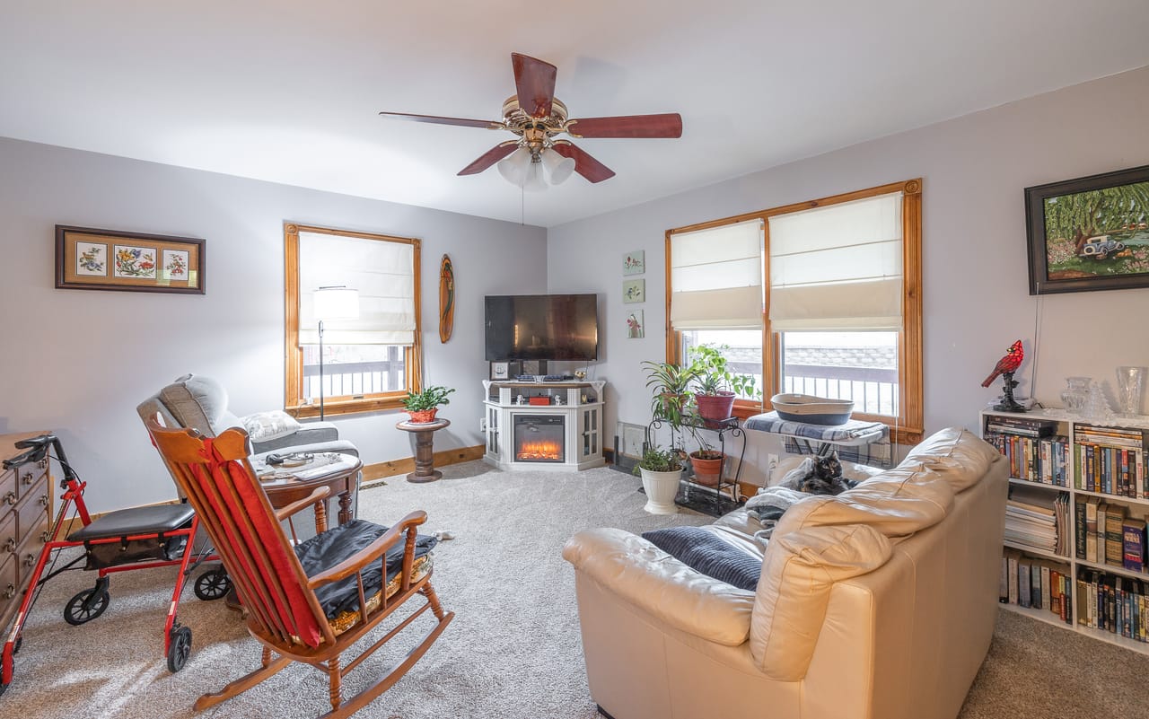 Listing Image 7