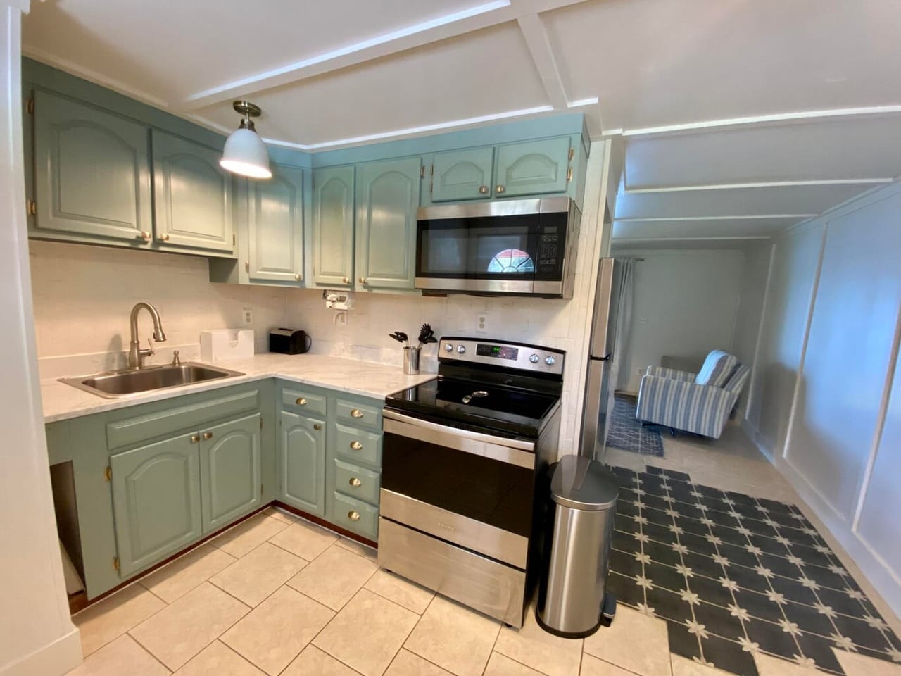 Listing Image 4