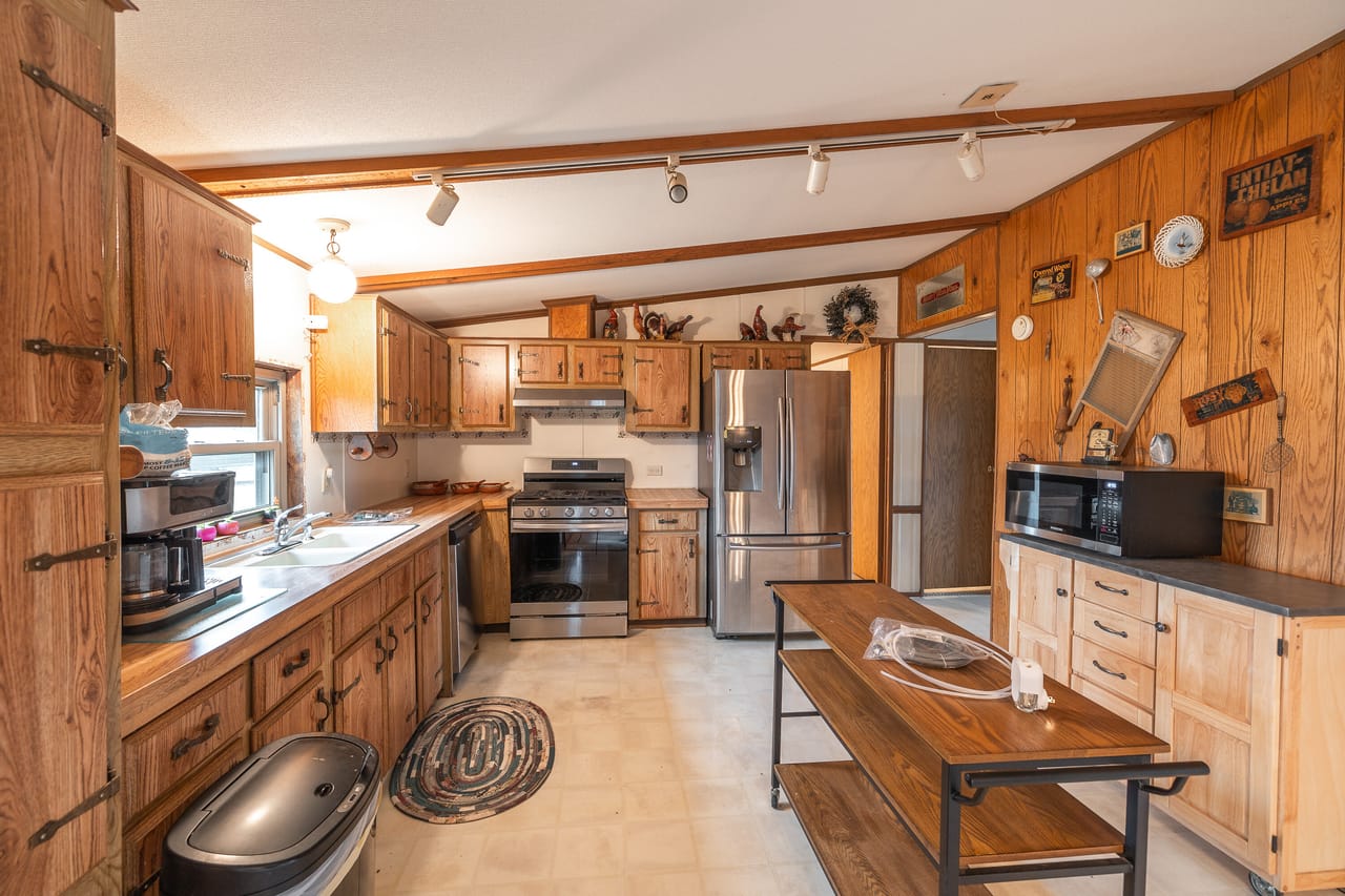 Listing Image 16