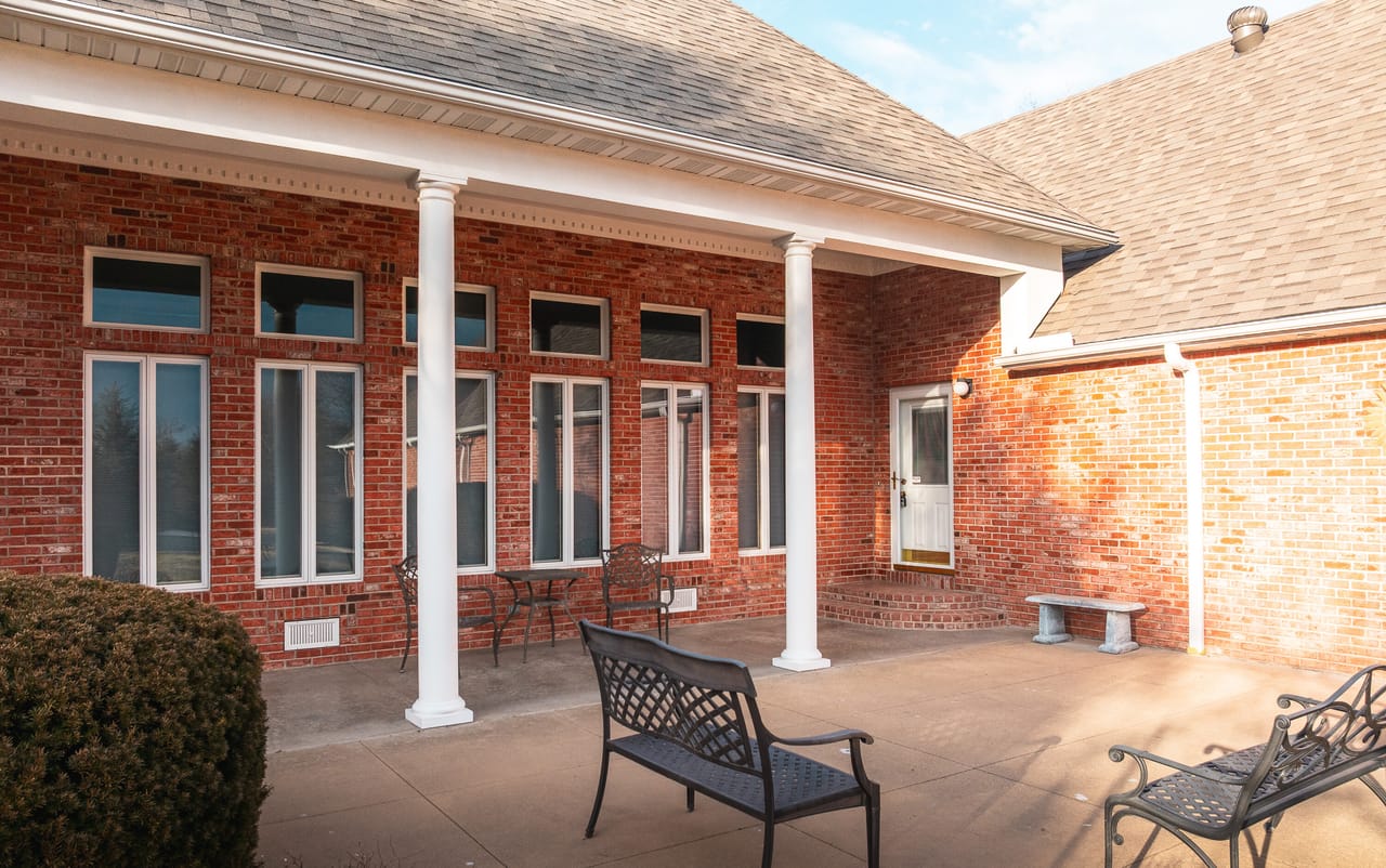 Listing Image 12