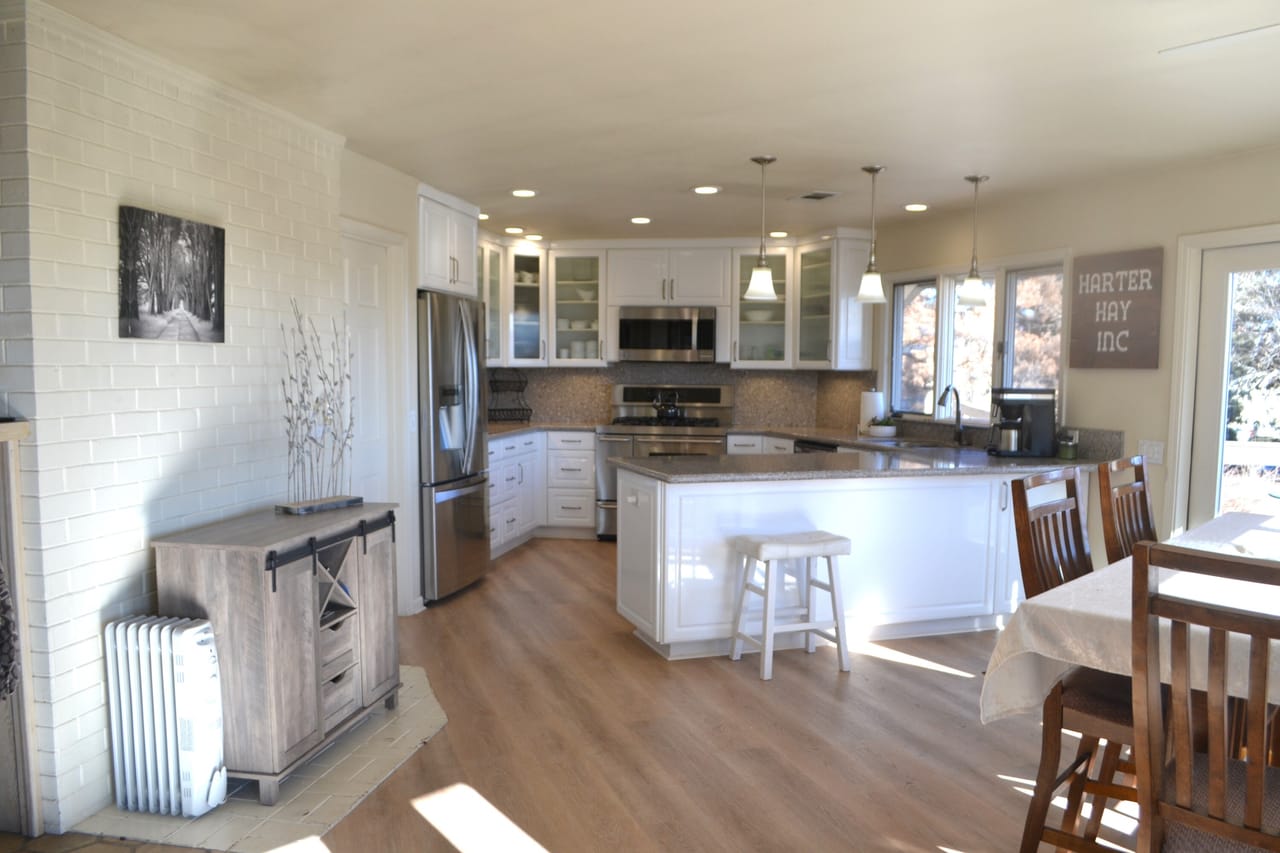 Listing Image 224