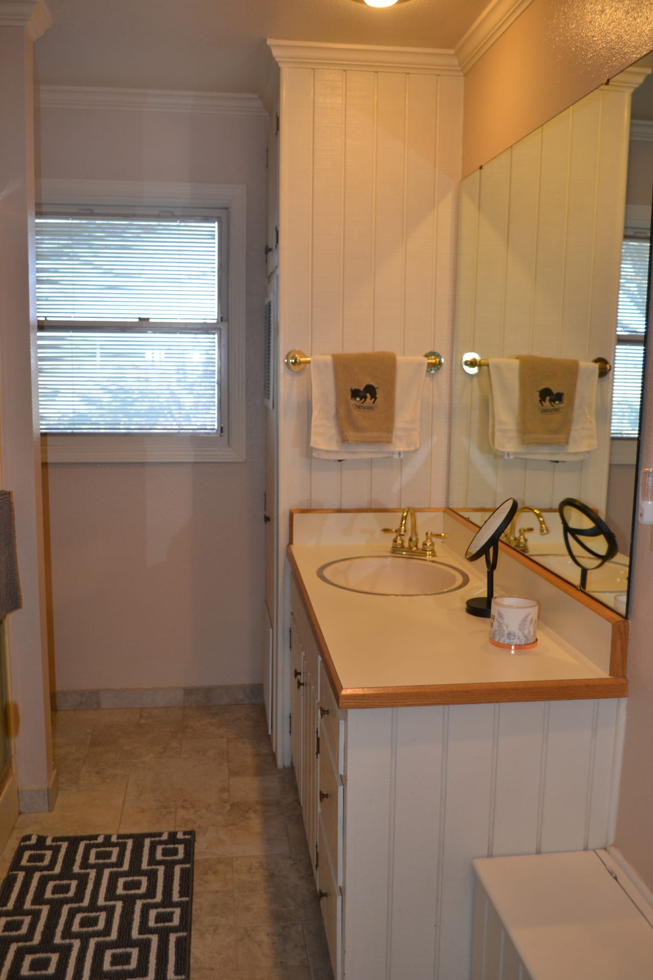 Listing Image 352
