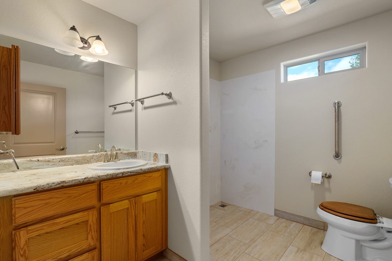 Listing Image 59