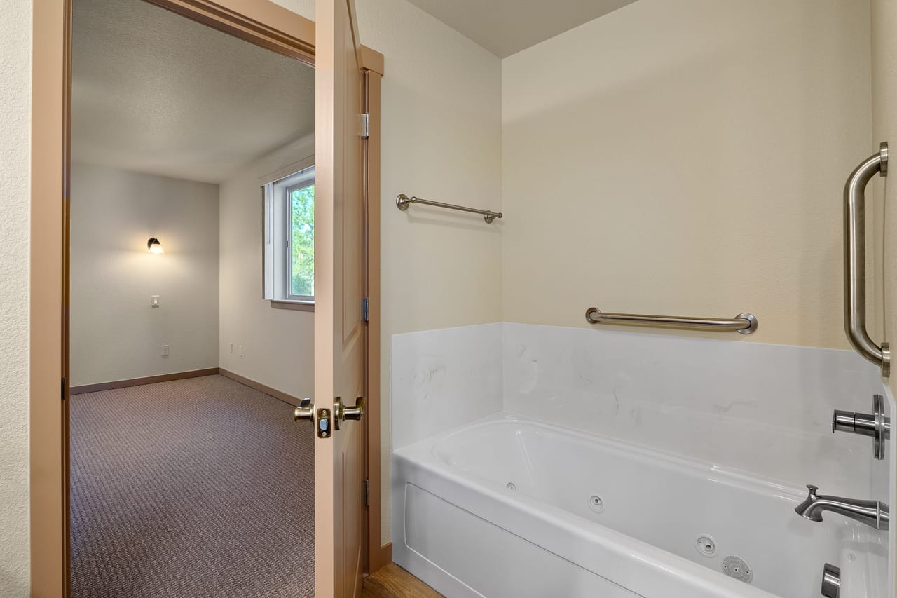 Listing Image 142
