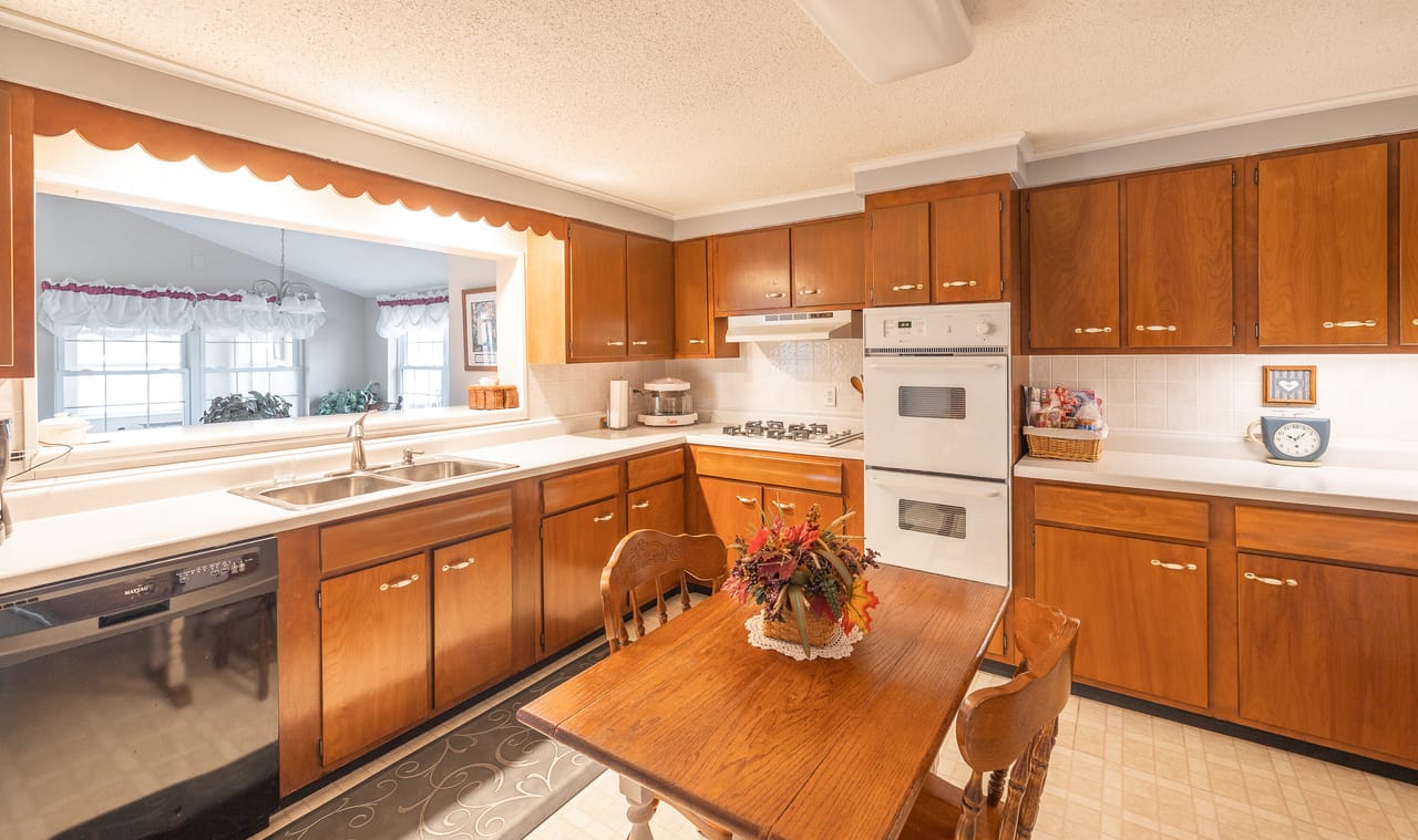 Listing Image 140