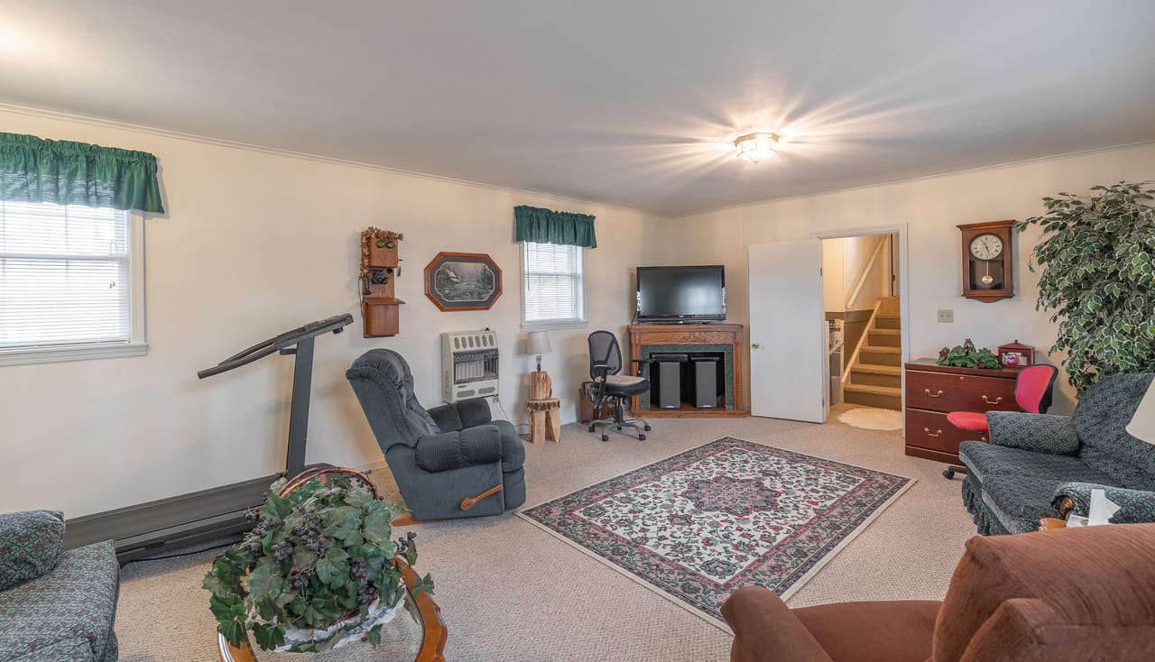 Listing Image 13