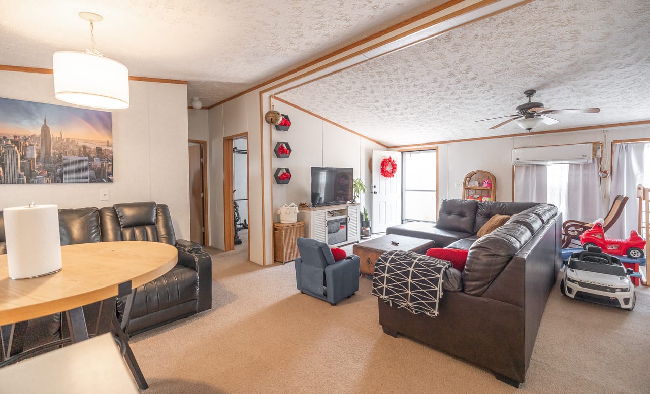 Listing Image 129