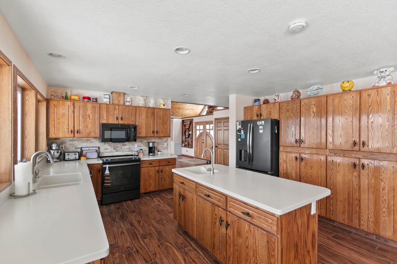 Stunning Lakefront Home Living on Agency Lake 38038 Modoc Point Rd, Chiloquin, OR