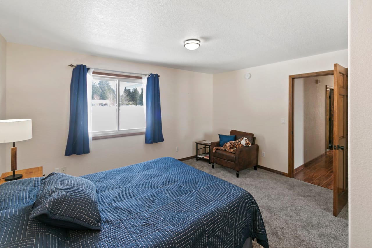 Stunning Lakefront Home Living on Agency Lake 38038 Modoc Point Rd, Chiloquin, OR