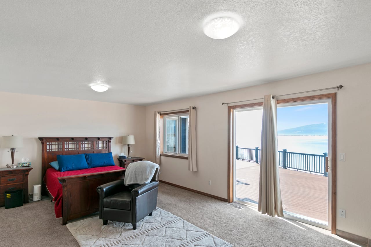 Stunning Lakefront Home Living on Agency Lake 38038 Modoc Point Rd, Chiloquin, OR